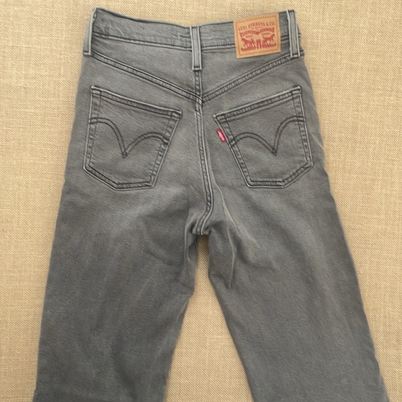 EUC Levi's Ribcage Straight Ankle Jeans 100% cotton Size 25 - Picture 2 of 8